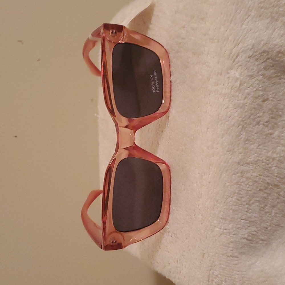 Cool Sunnies 😎
